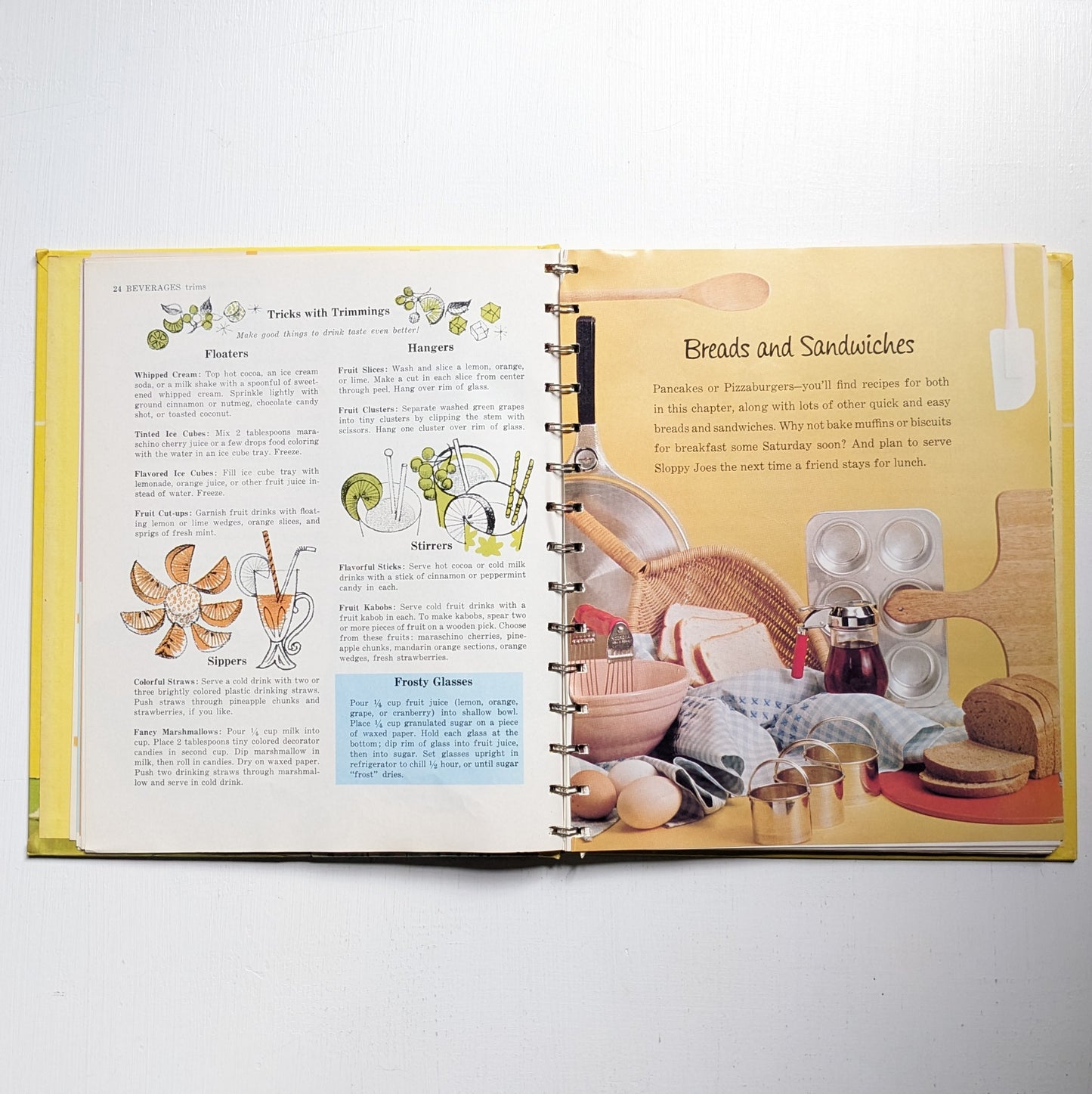 Betty Crocker's new Boys and Girls cookbook (Anglais/English)